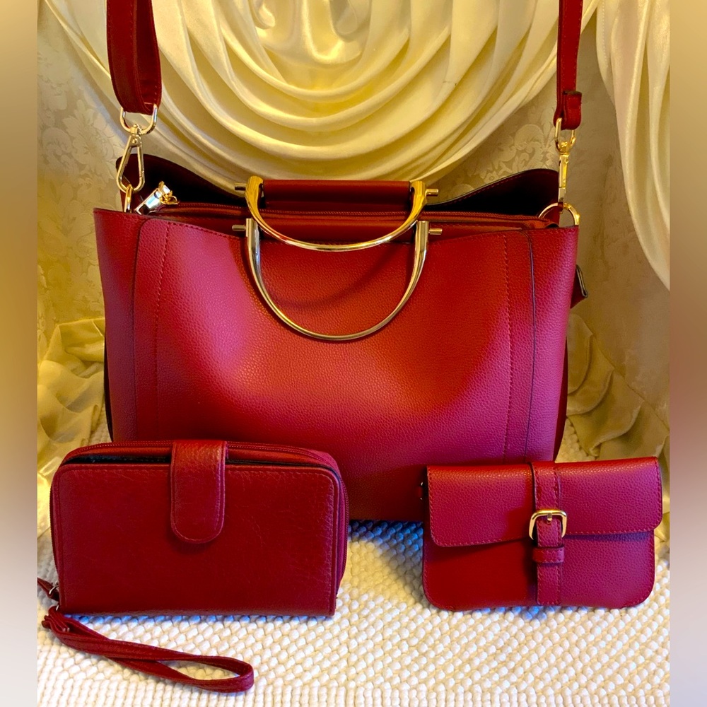 3 PIECE RED BAG